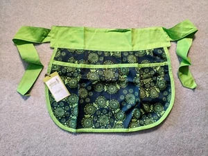 Mezzo Grembiule A Greener Kitchen Girls Cotone Biologico - Occhi del Mondo Lime - Nuovo - Foto 1 di 2