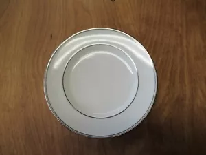 Plato de pan Noritake Platinum Traditions 2000 7808 6 3/8" 1 ea 6 disponible - Imagen 1 de 10