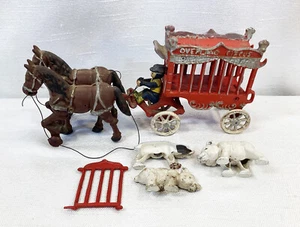 De colección Hierro Fundido Kenton Overland Circus Caballo Tirado Vagón Driver 2 Osos - Imagen 1 de 10