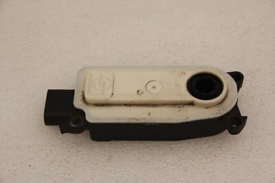 GENUINE VOLVO XC40 ACTUATOR INTAKE MOTOR 6477R1005 - Image 1 of 2