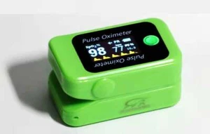 IguanaMed Pulse Oximeter Fingertip Blood Oxygen SpO2 Monitor - Picture 1 of 6