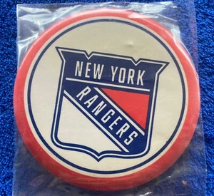 New York Rangers Vintage Pinback / Button 3 & 1/8" - Bild 1 von 2