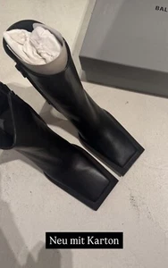 Balenciaga Black Leather Smooth Flat Ankle Bootie - Bild 1 von 6