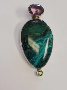 Echo des Träumers Sterlingsilber Malachit Amethyst Peridot Anstecknadel/Anhänger - Bild 1 von 5