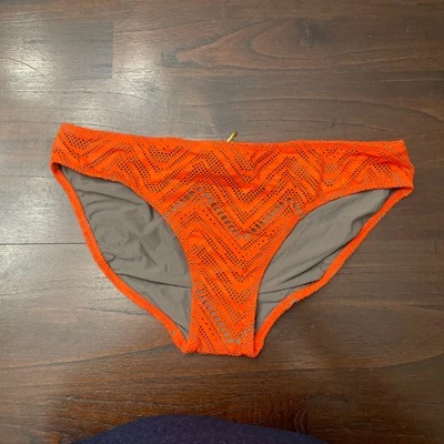 Parte inferior de bikini Leilani Basic Tiki talla 8 320 Foto 1 de 4