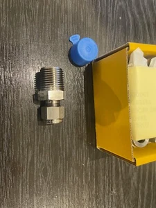 3/8" Tube x 1/2" MNPT 316 SS Male Connector PARKER A-LOK 6MSC8N-316 - Picture 1 of 2
