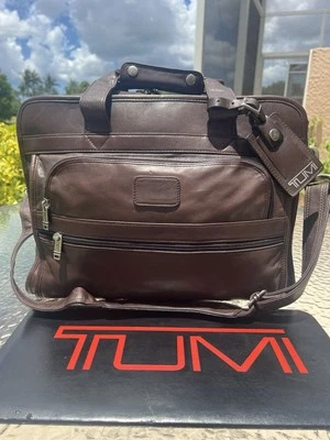 TUMI Alpha Brown Leather Duffel Bag Carry On Gym Bag Weekender Minty Rare - Image 1 of 4