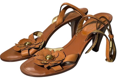 Sandali Coach Giuliana marrone oro fiore punta aperta cinturino alla caviglia tacco US 9 M