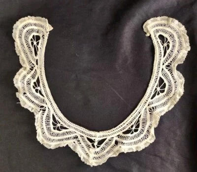 Dentelle ancienne, Col rond en coton festonné, 26 cm x 20 cm, largeur. 5 cm - Photo 1/4