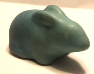 VAN BRIGGLE BUNNY RABBIT - DIFFERENT SHAPE - Picture 1 of 3