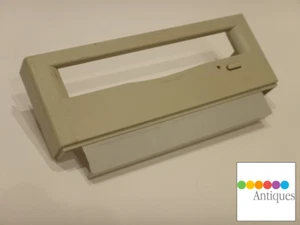 Apple Macintosh Quadra  900 950 Workgroup Server 95 9150 Tray CD-ROM Drive Bezel - Afbeelding 1 van 2