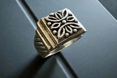 Anillo de sello cuadrado ornamentado de plata de ley para hombre tallas 11,5, 12, 14 Foto 1 de 4