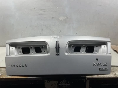 Lincoln MKZ 2010 tapa de maletero trasero OEM (plateado metálico)  Foto 1 de 4