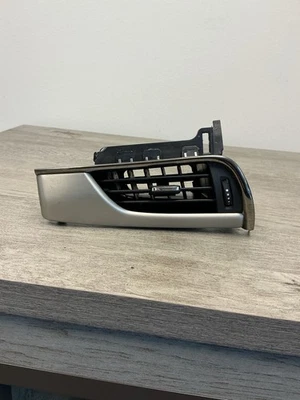 2018 Cadillac ATS Used Left AC Vent - Image 1 of 4