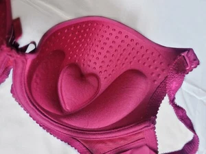 Burgundy Foam Contour Detachable Straps Bra Size 20 AU / 42 UK-US / 95 Asian - Picture 1 of 10