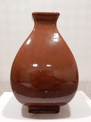 Jarrón decorativo de cerámica marrón Kohl's 9" Foto 1 de 4