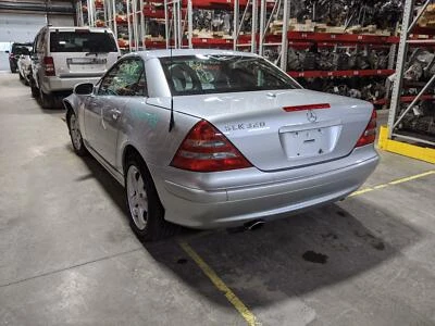 DIFERENCIAL TRASERO DE UN MERCEDES SLK320 2001 CON RELACIÓN 73.049 MILLAS 3,27 Foto 1 de 3