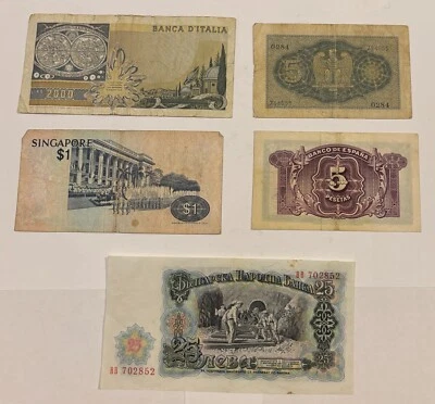 Dos billetes italianos más otros 3 billetes en foto lote 600 Foto 1 de 4