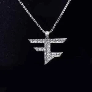 1.50Ct Round Cut Lab Created Diamond Beauty Faze Pendant 14K White Gold Plated - Picture 1 of 6