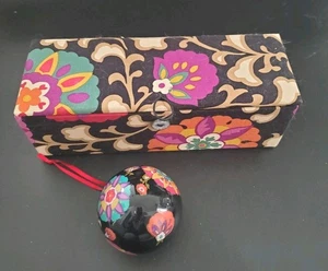 Vera Bradley Stoff Blumenmuster Ornament Dreifachfachfach Box 1 Vera Ornament - Bild 1 von 14