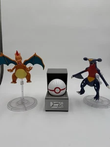 Pokémon Figuren und Offizieller Premier Ball - Bild 1 von 4