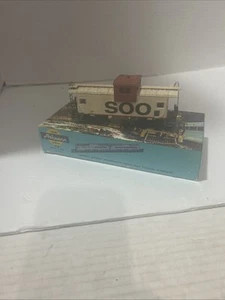 HO Scale Athearn 5370: Soo Line Wide-Vision Caboose w/Light (Not Tested) - Picture 1 of 5