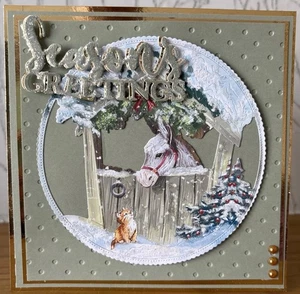 Tarjeta de Navidad hecha a mano con temática de burro y gatito de 6"x6" - "Saludos de temporada" - Imagen 1 de 4