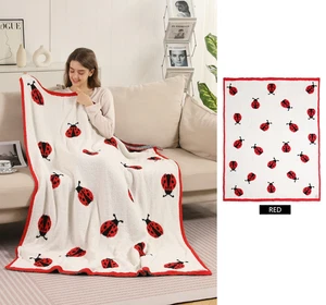 Manta ComfyLuxe con patrón Ladybug - Imagen 1 de 6