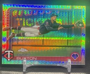 2025 Topps Chrome Byron Buxton Prizm Refractor - Picture 1 of 2