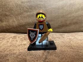 LEGO Castle Black Knights Minifigure - Wolfpack Red Cape (cas252) 6086 6075