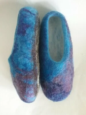 1/2 lb wool thick Booties Slippers 100% wool merino blend Felt Houseshoe US Made - Image 1 of 4