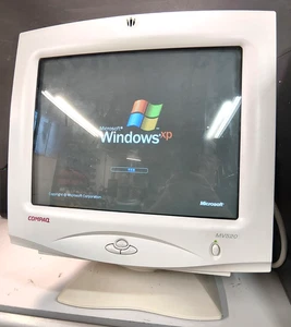 Compaq 15" MV520 1024x768 VGA CRT Monitor - Picture 1 of 3