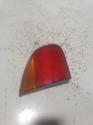 Tapa de luz trasera izquierda del conductor montada para 98-02 PRIZM 1041033 Foto 1 de 4