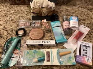 Beauty Lot - Picture 1 of 3