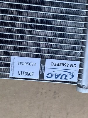 A/C Condenser-Condenser cn3582pfc UAC fits 06-14 Suzuki Grand Vitara Foto 1 de 2