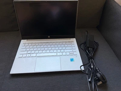 Portátil HP Pavilion modelo 14-dv0632sa - con pantalla táctil Foto 1 de 3