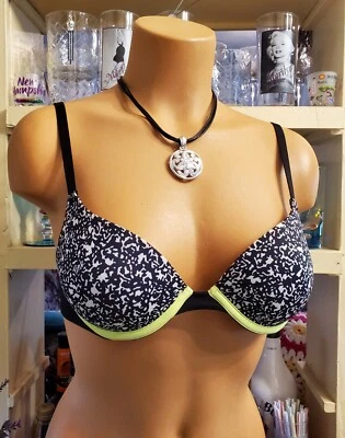 Sujetador pushup Victorias Secret ROSA Wear Everywhere 32-A negro blanco verde lima usado en excelente estado Foto 1 de 4