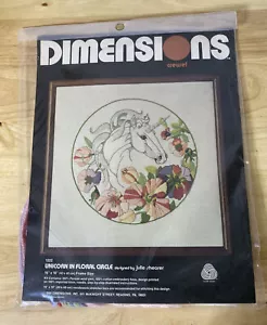 Dimensions Unicorno In Cerchio Floreale 1222 Kit Crewel - Foto 1 di 4