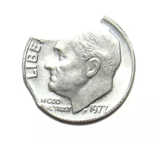Roosevelt 1977 moneda de diez centavos 2 recortada error de planchet (L87) - Imagen 1 de 2