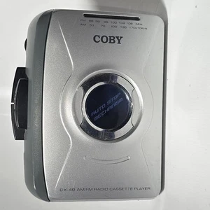 Reproductor de casete estéreo AM/FM personal Coby CX49 de colección - Imagen 1 de 4
