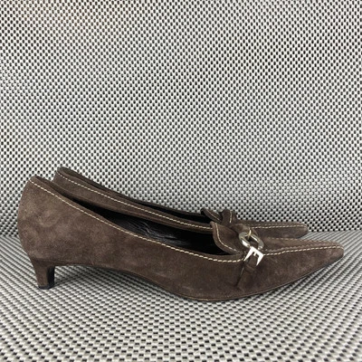 Tacones Prada para mujer talla 40 cuero marrón punta formal hechos en Italia Foto 1 de 4