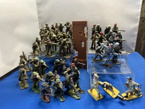 De colección Media Luna 32xJuguete Soldados Ejército Infantería, 13xLone Star, 11xHecho en Inglaterra - Imagen 1 de 15