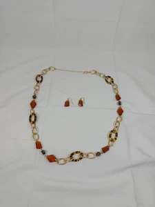 AVON LEOPARD CHAIN LINK NECKLACE AND EARRING SET  . - Picture 1 of 10