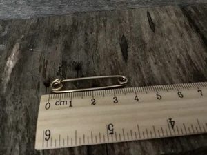 Pin de seguridad de cuello Lambournes vintage mod inteligente elegante Art Deco años 30’s - Imagen 1 de 5