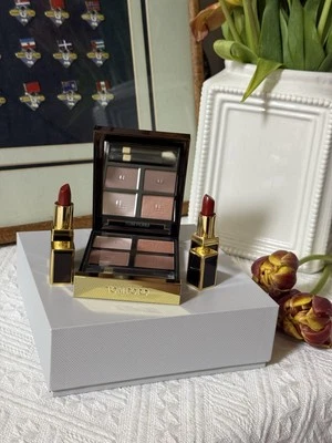 Juego de cuatro y labios Tom Ford Eye, 31 Sous Le Sable / 16+80 mini color de labios, nuevo en caja Foto 1 de 4