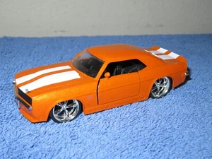 1969 CHEVY CAMARO SS 1:32 JADA OPENING DOORS & NICE WHEELS - Picture 1 of 9