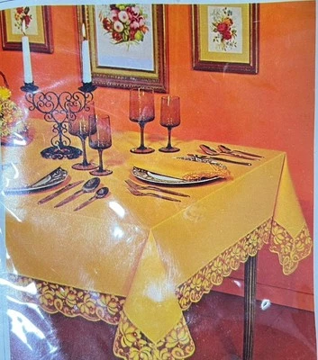 Toalha de Mesa Ensenada Antiga Amarela Laranja Vermelha Borda de Renda 67 X 90 Nova Aberta Anos 70 Mod - Imagem 1 de 4
