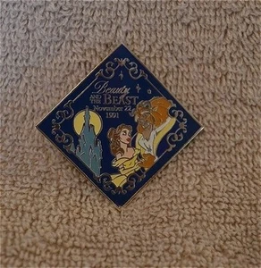 VECCHIA Spilla Disney Conto alla Rovescia per il Millennio Belle La Bella e la Bestia Castello 1991 - Foto 1 di 2