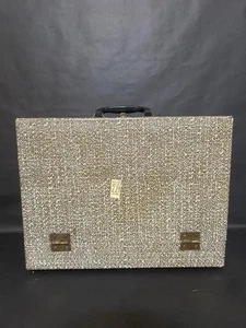 Oltre 45 tubi elettronici vintage vari modelli e misure con vecchia scatola in legno - Foto 1 di 8