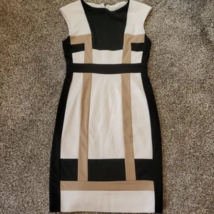 Maggy L Damen 6 Etuikleid ärmellos geometrisches Farbblock elfenbein/schwarz/hellbraun - Bild 1 von 9